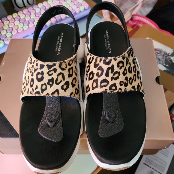 PERFECT FOR SUMMER!!  Mark Nason - Cheetah print calf hair Women's size 11 shoe - Picture 2 of 7